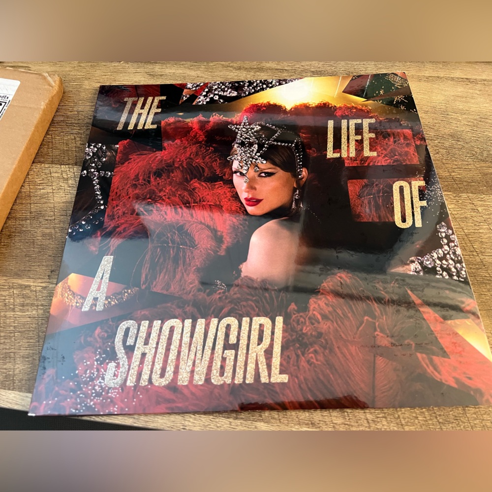 Taylor Swift The Life of a Showgirl: The Tiny Bubbles in Champagne Edition